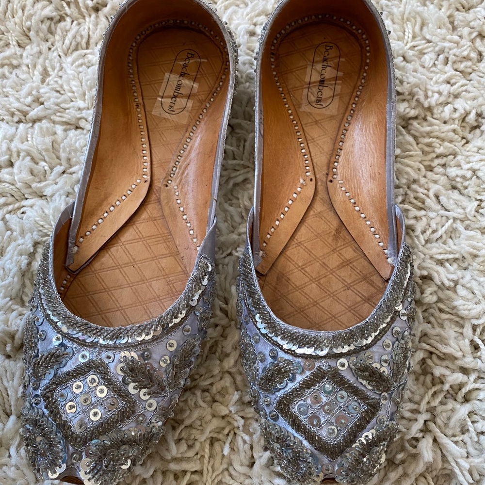 SOLD Women khussa / flat shoes